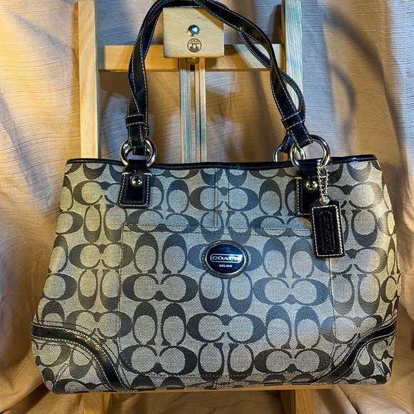 Coach almost NEW satchel/shoulder bag w/tag - Picture 1 of 16